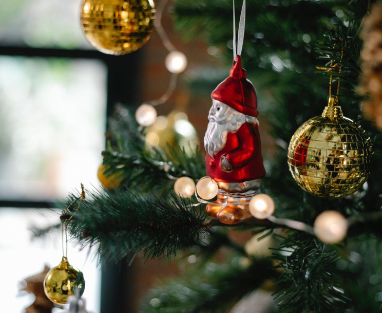 How to Decorate Artificial Christmas Trees Like a Pro